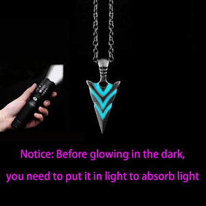 GeckoCustom Luminous Glowing Arrow Pendant Necklace Knight Spear Necklace Glow In The Dark Pike Necklace for Women Men Halloween Gift