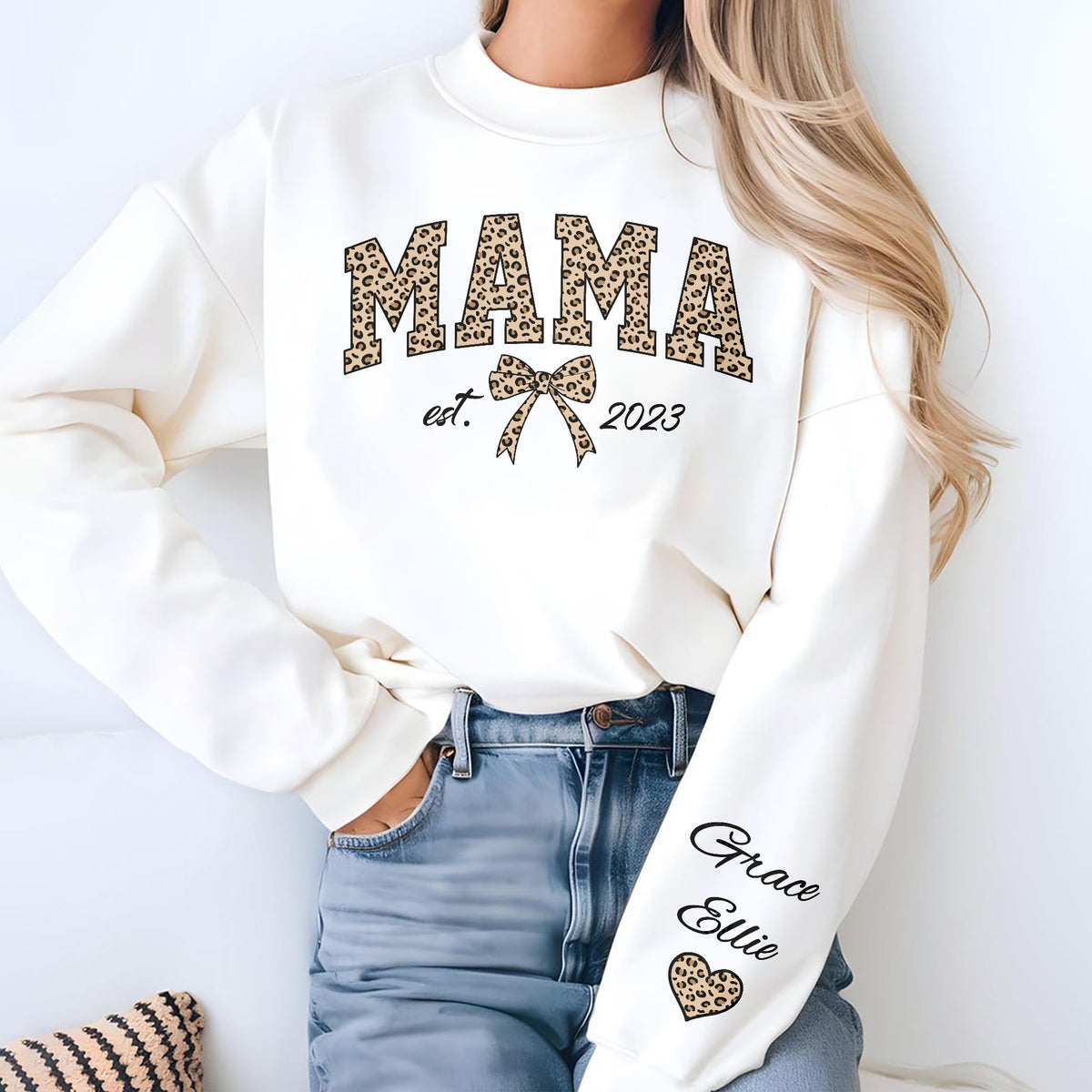 Personalized Leopard Grandma Mama With Kid Name On Sleeve Sweatshirt LM32 899099
