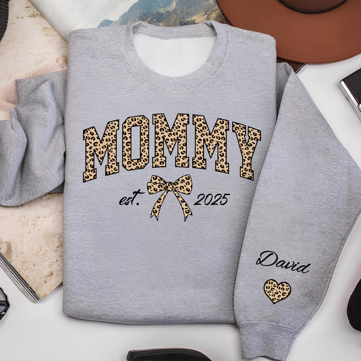 Personalized Leopard Grandma Mama With Kid Name On Sleeve Sweatshirt LM32 899099