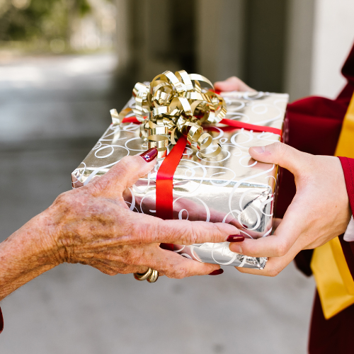 Graduation Gift Etiquette: Dos and Don'ts for Giving and Receiving Presents