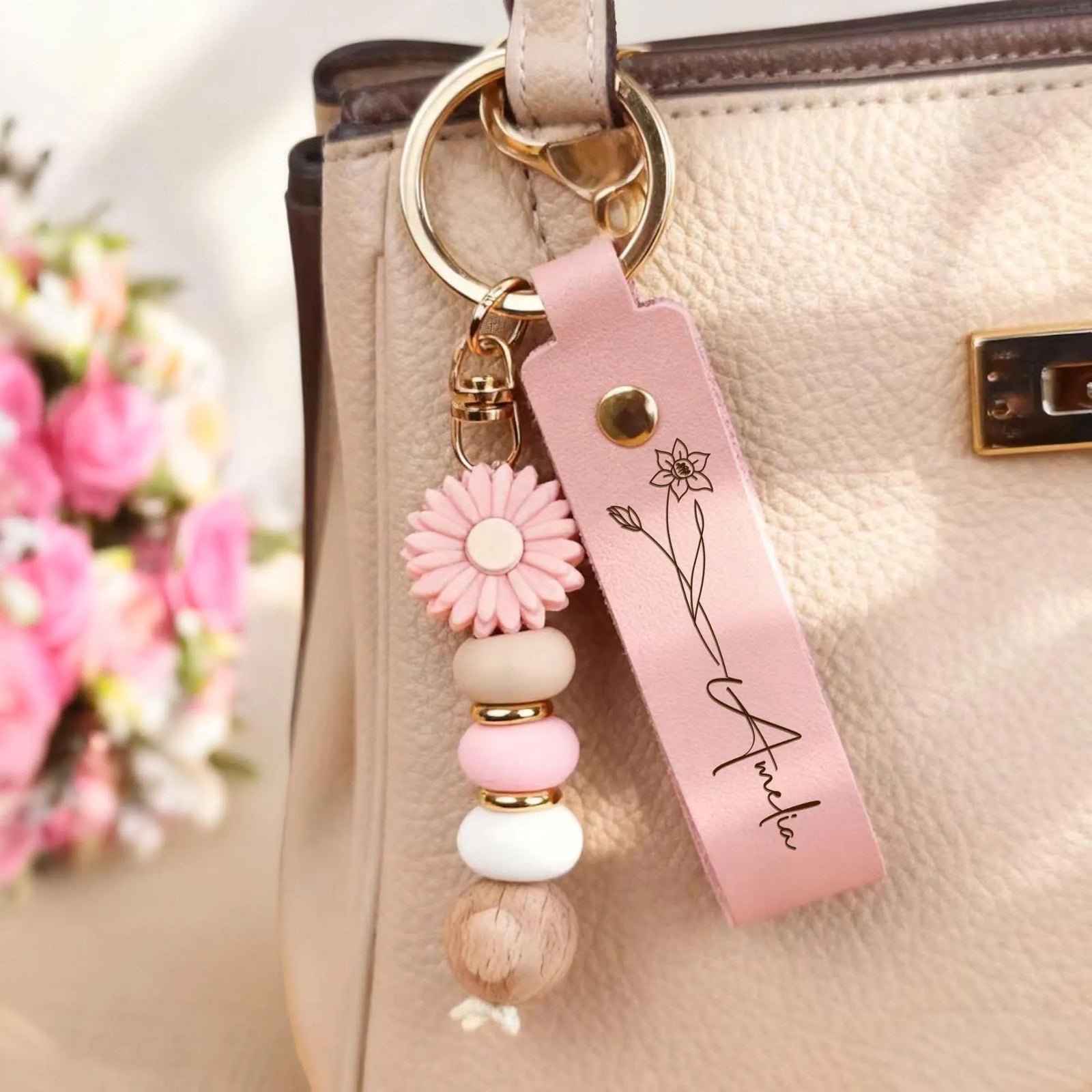 Personalized Name Daisy Beaded Keyring - Gift For Mom, Mother's Day, Girlfriend, Woman HO82 902092