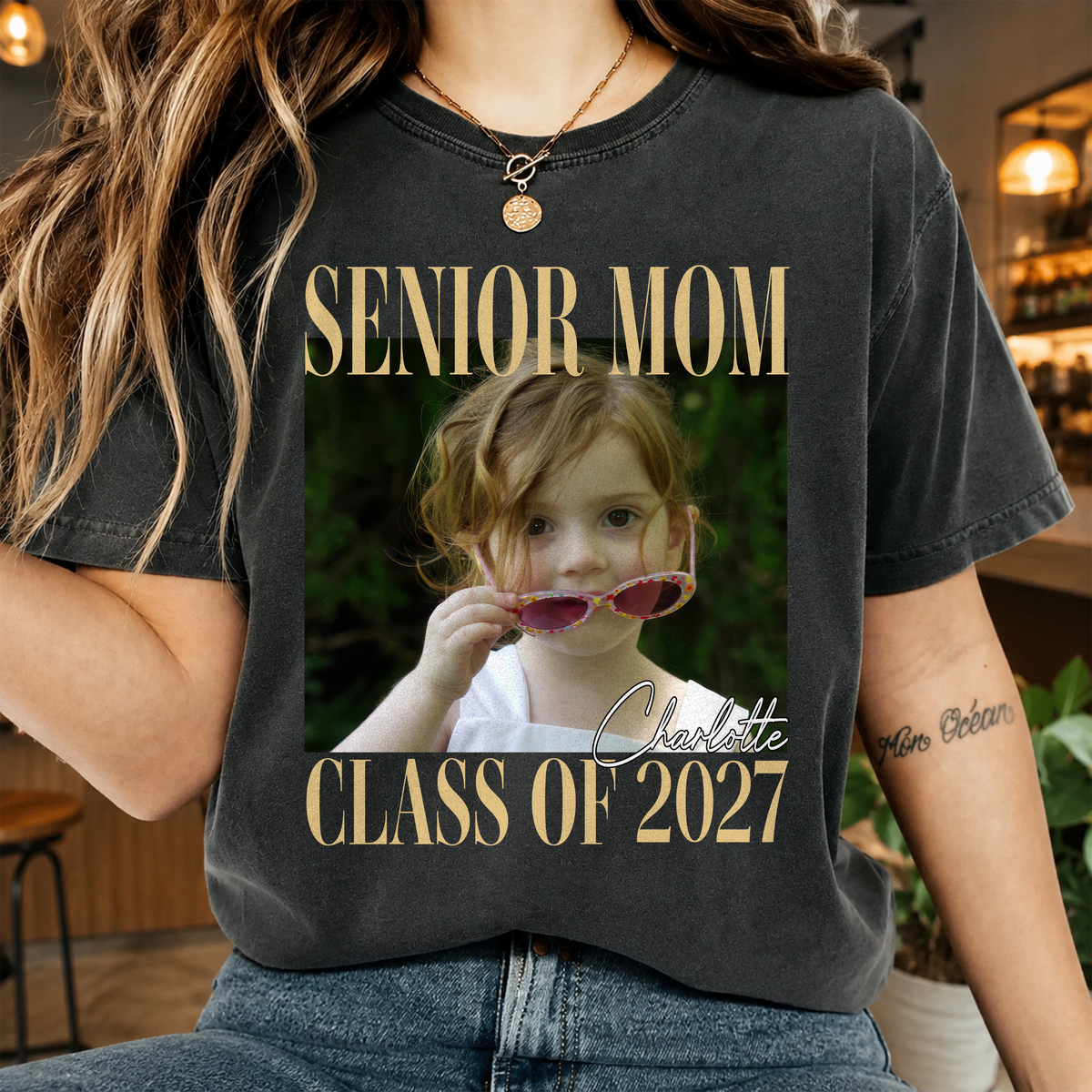 Custom Photo Senior Mom Dad Class of 2027 Comfort Shirt – Personalized Graduation Family Gift CH07 180264
