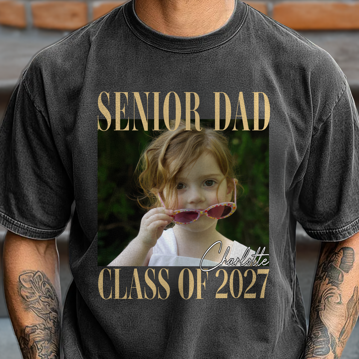 Custom Photo Senior Mom Dad Class of 2027 Comfort Shirt – Personalized Graduation Family Gift CH07 180264