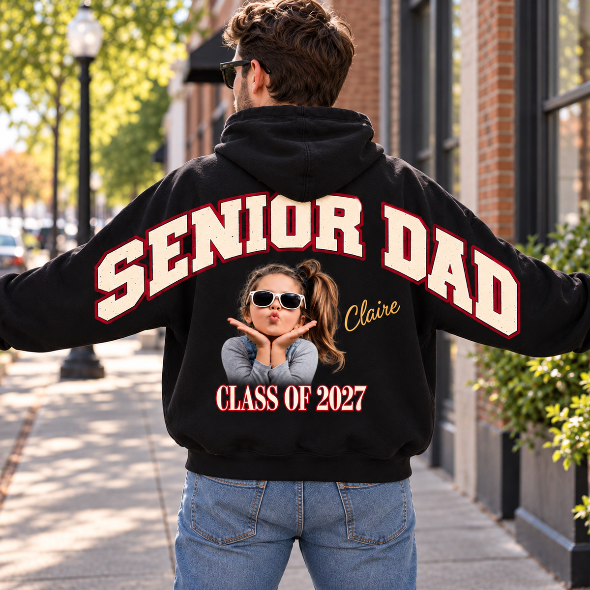 Custom Retro Senior Mom 2027 Shoulder to Shoulder Sweatshirt & Hoodie - Personalized Class of 2027 Gift, Proud Family Gift HO82 904004
