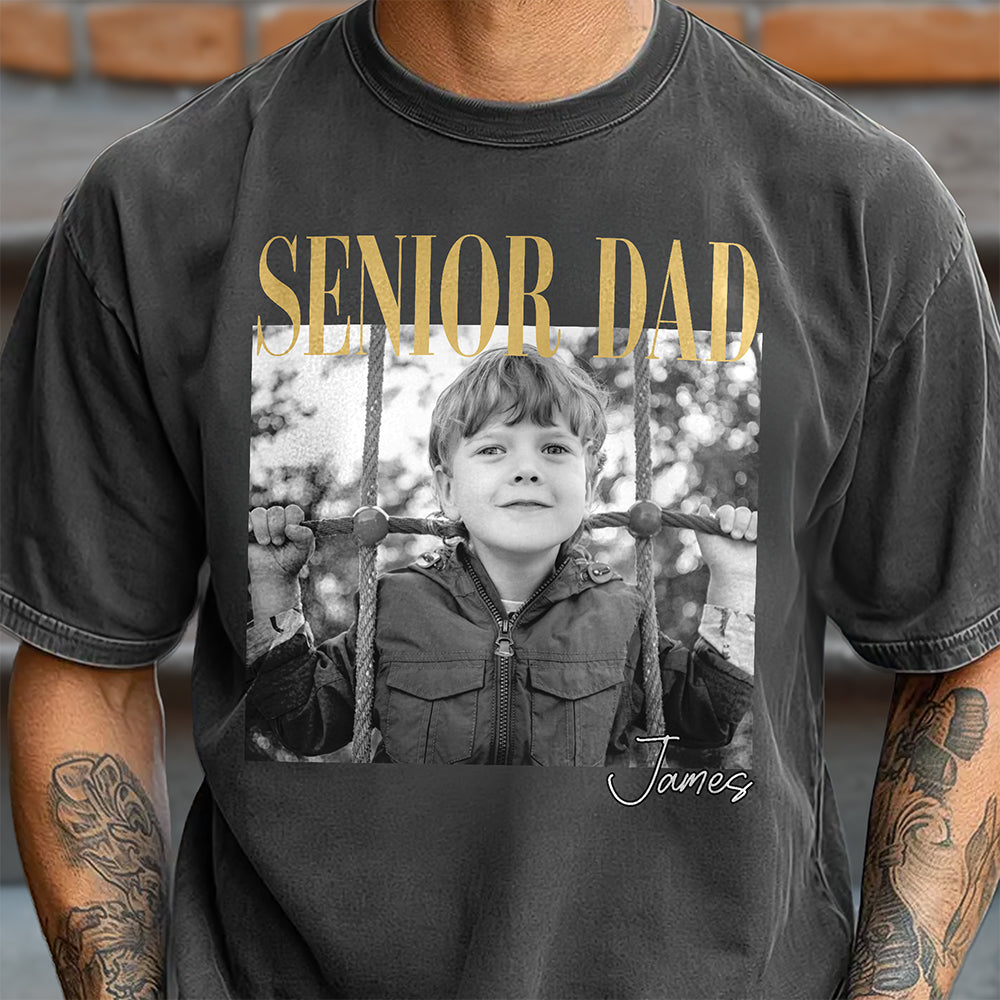 Custom Photo Senior Mom Senior Dad Proud Mom of 2027 Graduate Comfort Shirt HA75 922048