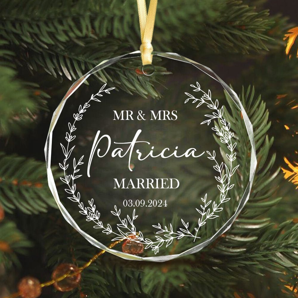 GeckoCustom Custom Name Couple Wedding Engagement Christmas Glass Circle Ornament HO82 893044