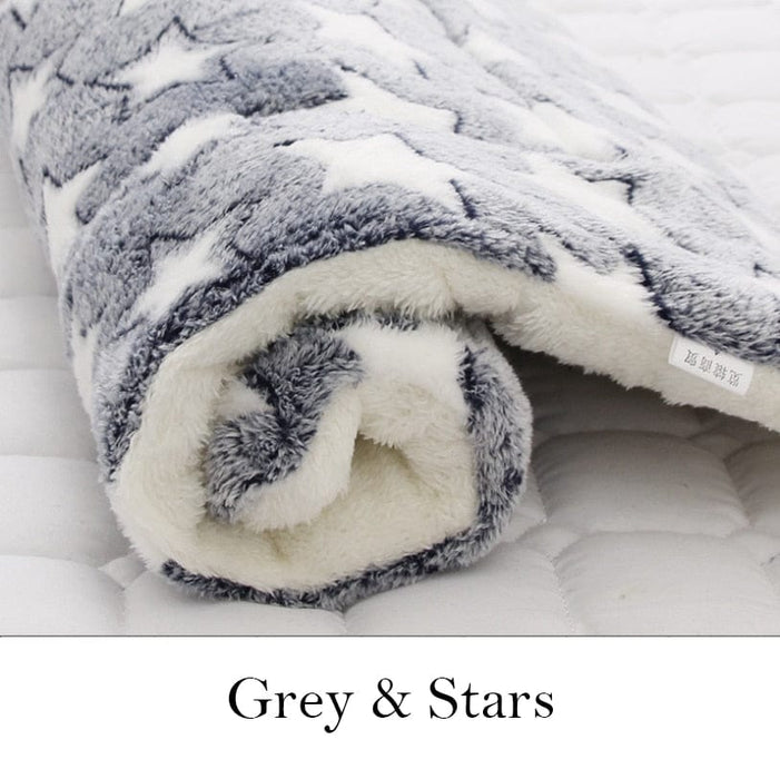 GeckoCustom Dog Bed Thickened Dog Mat Pet Cat Soft Fleece Pad Blanket Bed Mat Cushion Home Washable Rug Keep Warm Pet Supplies cama perro Grey with Stars / XS 32x25cm / China