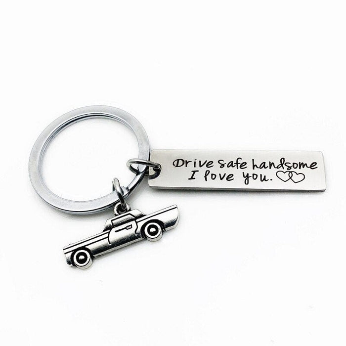 GeckoCustom Drive Safe，I Need You Here With Me Metal Keychain Love You Keychain Men and Women Romantic Keychain Gift Birthday Father's Day KC124 car