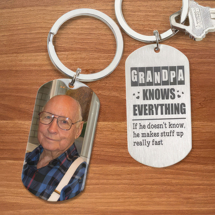 GeckoCustom Grandpa Knows Everything Family Metal Keychain HN590 With Gift Box (Favorite)