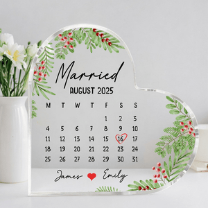 GeckoCustom Married Calendar Heart Acrylic Plaque, Personalized Wedding Gift, Newlywed Gift for Couple TH10 895052