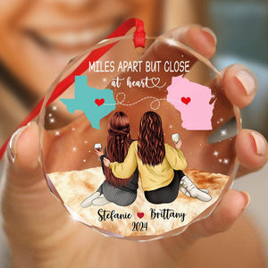 GeckoCustom Personalized Friendship Miles Apart But Close At Heart Glass Ornament Gift LM32 893021 8cm