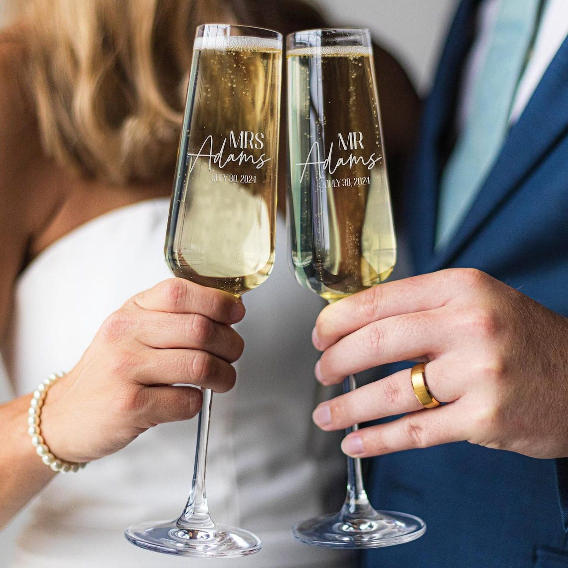 Personalized Custom Name Wedding Champagne Flutes, Mr & Mrs Toasting Glasses TH10 171235