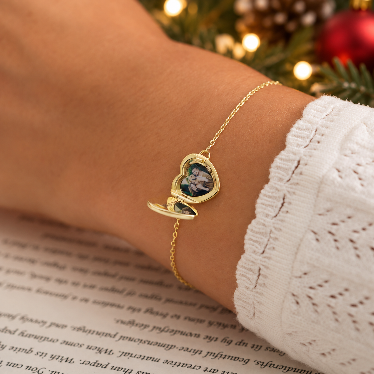 Custom Photo And Quote Heart Locket Bracelet Christmas Gift For Mom TH10 171393