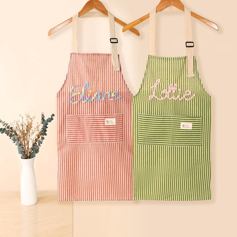 Personalized Hand-Embroidered Apron With Pocket,Gift for mom,Mother's day Gift TH10 898117