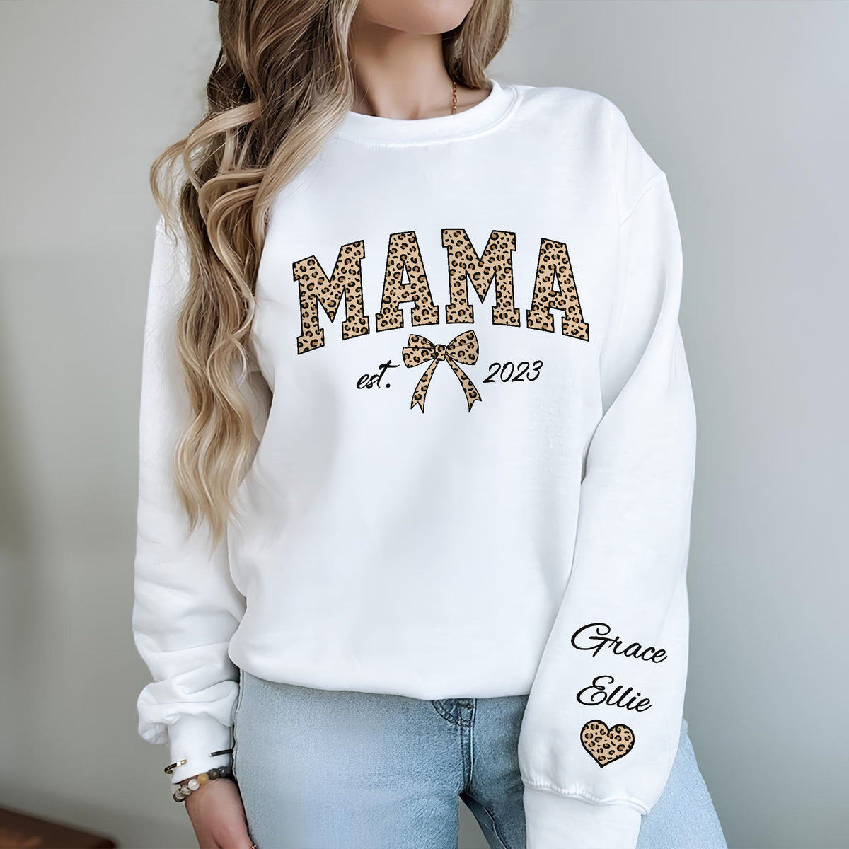 Personalized Leopard Grandma Mama With Kid Name On Sleeve Sweatshirt LM32 899099
