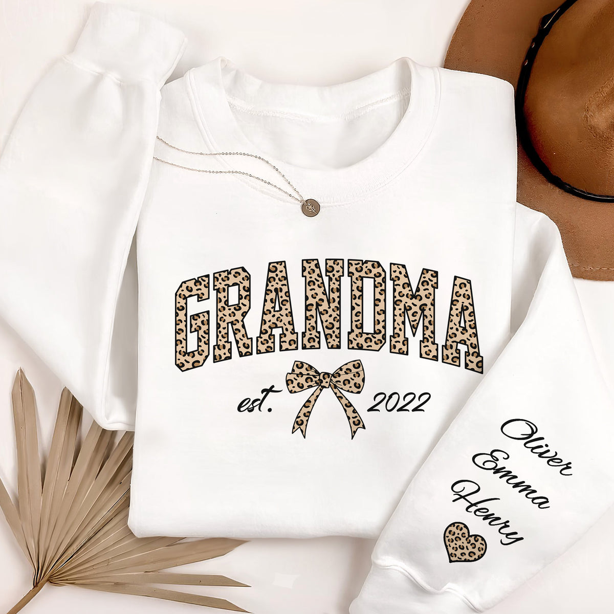 Personalized Leopard Grandma Mama With Kid Name On Sleeve Sweatshirt LM32 899099