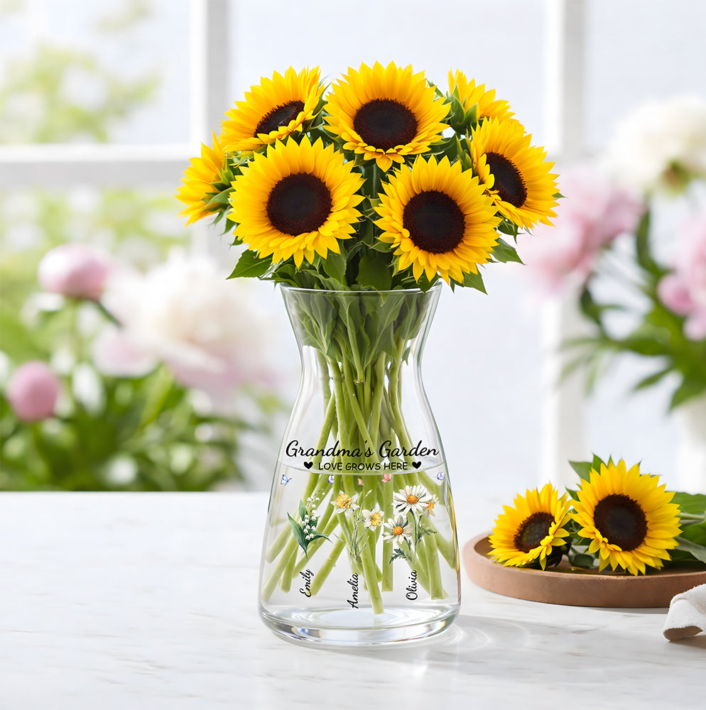Custom Name Mom's Garden Love Grows Here Glass Vase - Personalized Mother’s Day Gift CH07 911234
