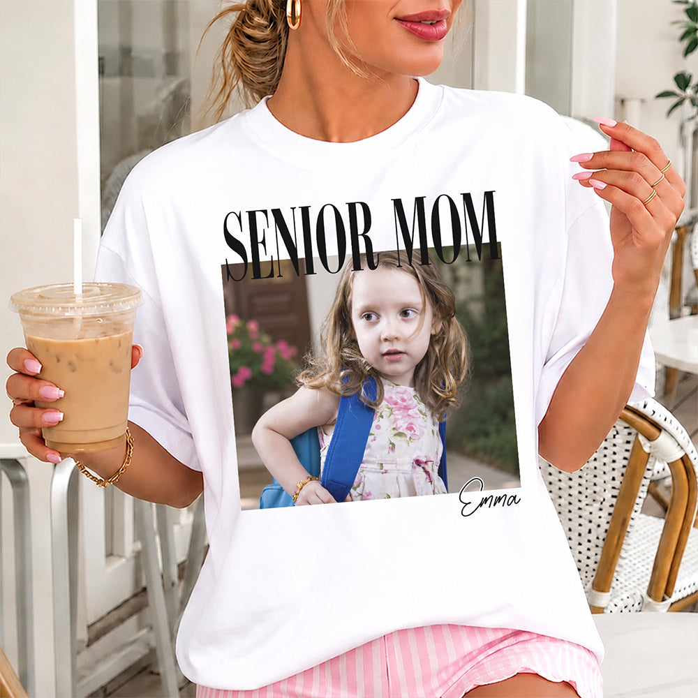 Custom Photo Senior Mom Senior Dad Proud Mom of 2027 Graduate Comfort Shirt HA75 922048