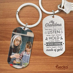 GeckoCustom A Love That’s Never Ending Grandma Family Metal Keychain HN590
