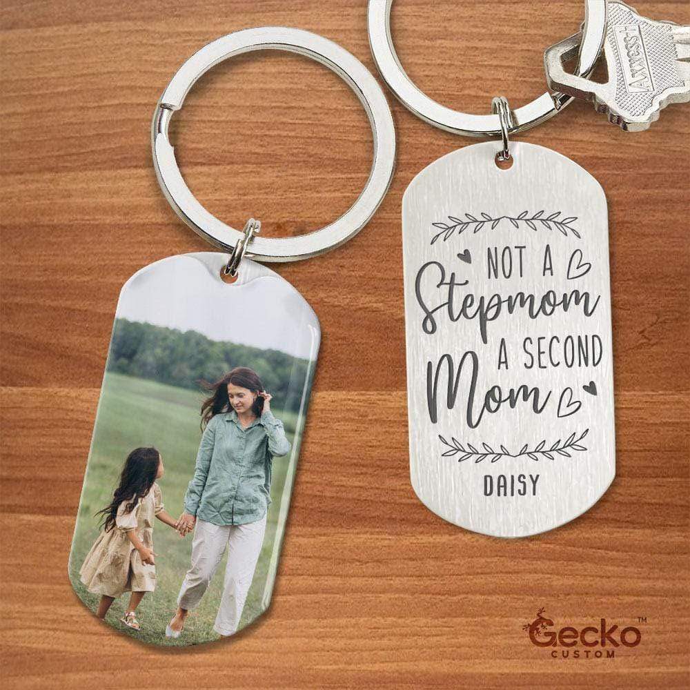GeckoCustom A Second Mom Step Mother Family Metal Keychain HN590 No Gift box / 1.77" x 1.06"