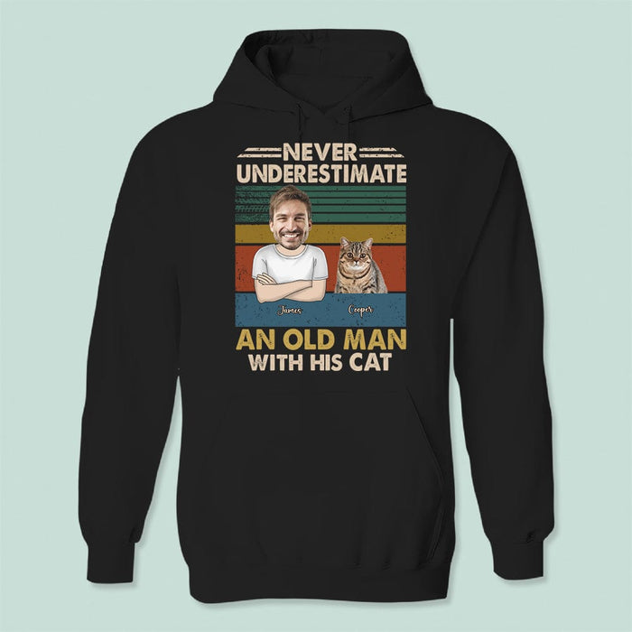 GeckoCustom Custom Photo Never Underestimate An Old Man With His Cats Shirt N304 HN590 Pullover Hoodie / Black Colour / S