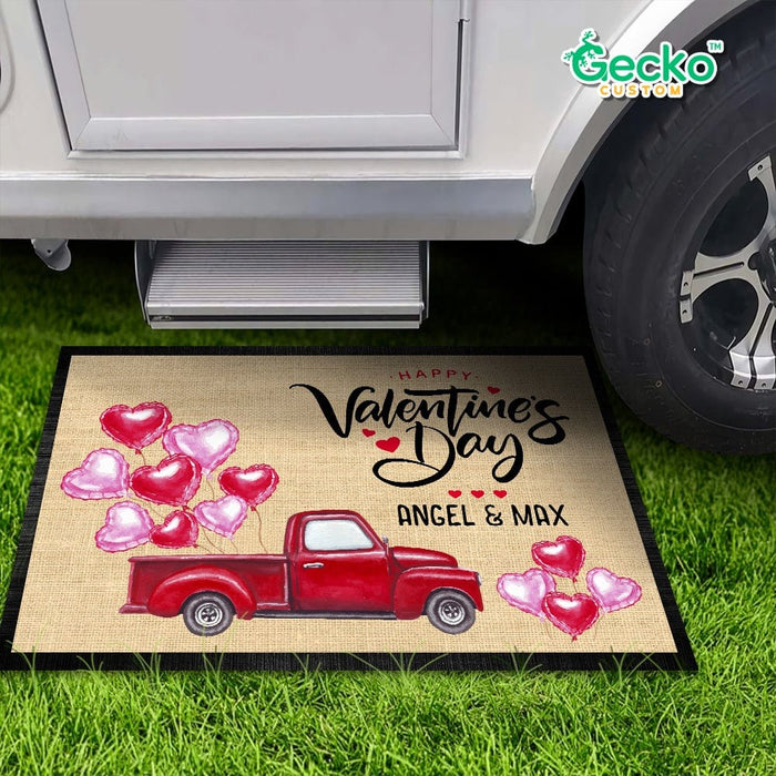 GeckoCustom Happy Valentine's Day Couple Doormat HN590