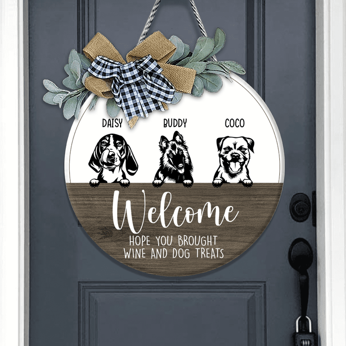 GeckoCustom Hope You Like Chaos And Wet Kisses Dog Wooden Door Sign With Wreath, HN590