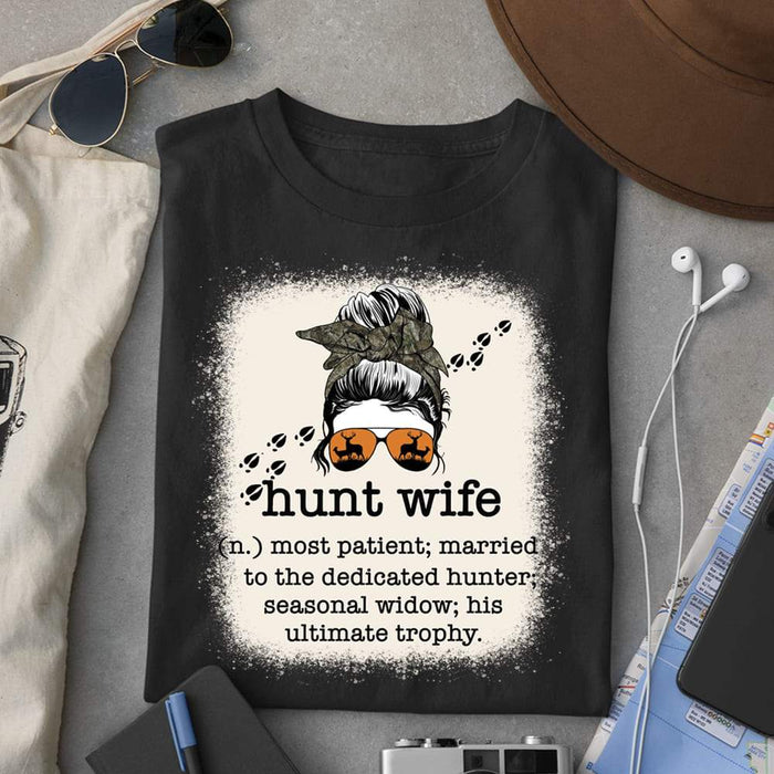 GeckoCustom Hunt Wife Definition Ultimate Trophy Wife Hunting Shirt, Gift For Hunt Wife HN590 Premium Tee (Favorite) / P Black / S