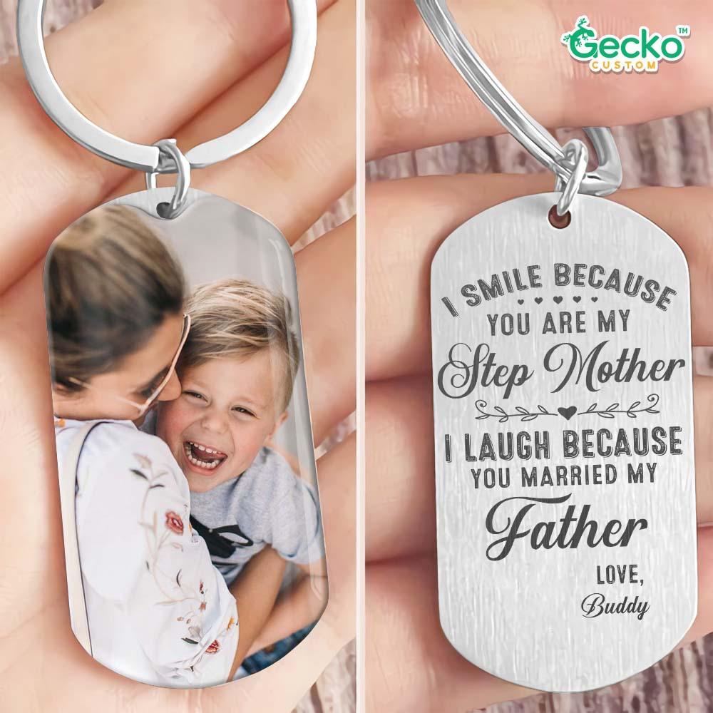 GeckoCustom Personalized Mother's Day Gifts 2024, I Smile Because You Are My Step Mother Stepmom Metal Keychain , with Gift Box (Favorite)