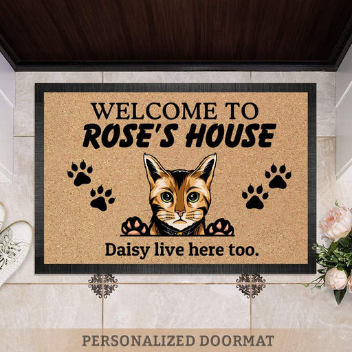 GeckoCustom Welcome To Cat's House, Cat Doormat, Cat Lover Gift, For Cat Mom, Home Decor HN590