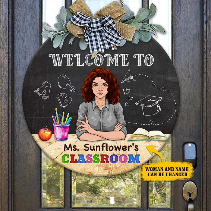 GeckoCustom Welcome To Classroom Teacher Wooden Door Sign With Wreath HN590 18 inches (Favorite)