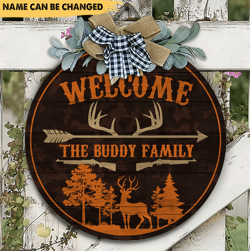 GeckoCustom Welcome To Hunter's Home Hunting Wood Sign, Hunting Gift, Round Wood Sign HN590 12 Inch