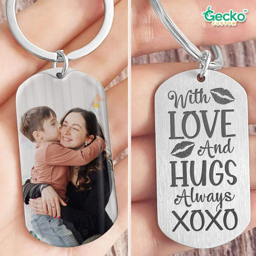 GeckoCustom With Love And Hugs Always XOXO Mom Family Metal Keychain HN590 No Gift box / 1.77" x 1.06"